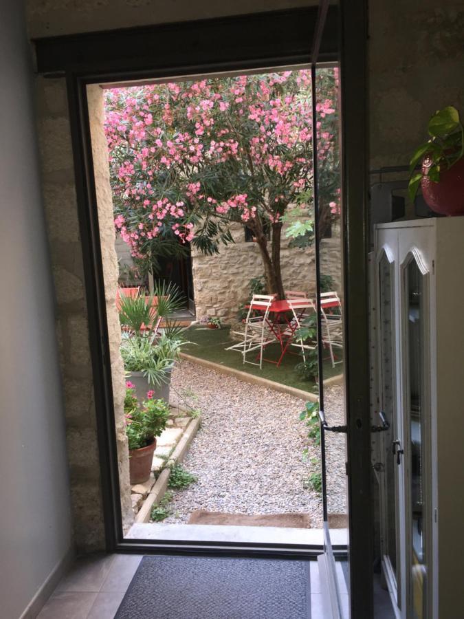 Chambre Sur Jardin Secret - Avignon Centre - Climatisee المظهر الخارجي الصورة