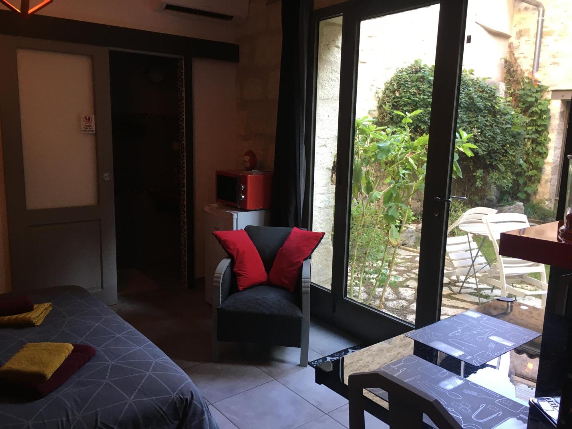Chambre Sur Jardin Secret - Avignon Centre - Climatisee المظهر الخارجي الصورة